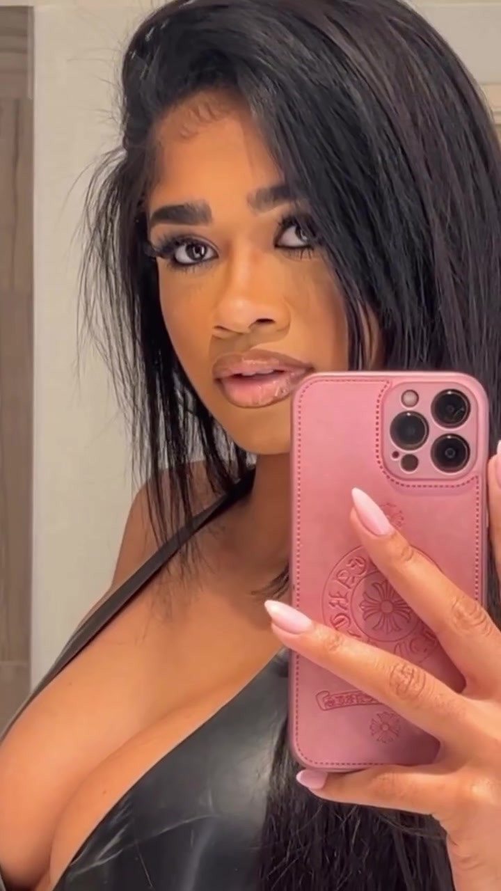 Alana Walker Showing Off Her Big Boobs